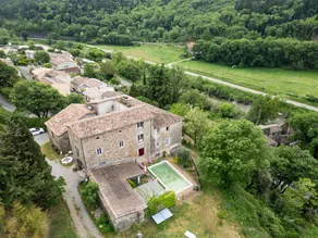 Ferienwohnung mit Pool, Garten und Grill | Bergblick - Image 2