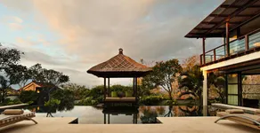 Children-friendly villa with garden & private pool - Image 2