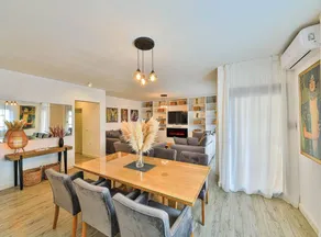 Villa in Kaštel Stari for 9 people with 5 rooms Ref. 662908 - Image 5