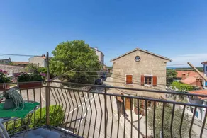 Pleasant apartment with garden - Image 2