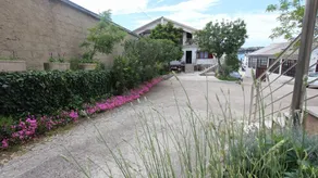 Apartment with garden | Beach view - Image 5