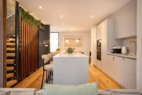 Flat with garden, terrace & fast internet | Near Manchester Town Hall - Image 5