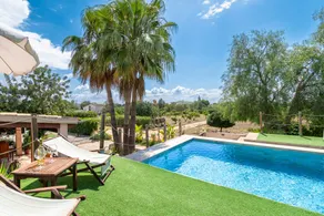 Familienorientiertes Ferienhaus mit privatem Pool, Terrasse und Whirlpool | Bergblick | Ideal für Homeoffice | Haustierfreundlich - Image 2
