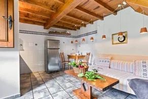 House with garden | Garden view - Image 5