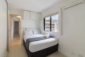 Flat with pool - Image 2