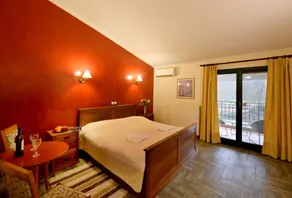 Bed and breakfast with garden & pool | Mountain view - Image 2