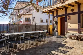 Ferienhaus mit privatem Pool, Garten und Sauna | Bergblick - Image 2