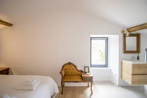 'Ghjinestra' Room with Wi-Fi and Air Conditioning - Image 3