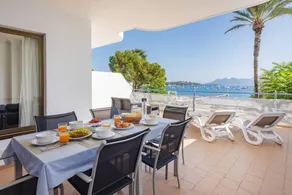 Fully equipped holiday apartment with terrace | Next to the beach - Image 2