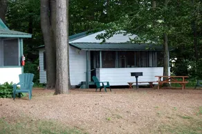 Rustic One-Bedroom Cottages with Free Boat Rentals near Saratoga Springs, New York - Image 5