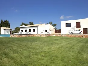 Villa with terrace, private pool & barbeque - Image 3