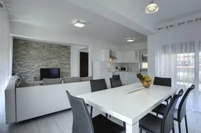 Fully equipped charming house with barbecue, pool & terrace - Image 2