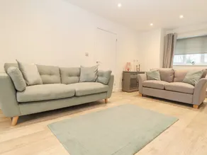 Cottage with garden | Beach view - Image 3