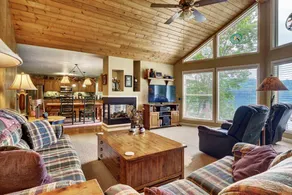Like to sit back, relax & enjoy the lake? Come stay at Lakeside today! - Image 3