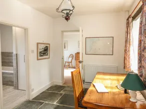 Cottage with garden - Image 4