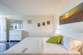 Appartement avec piscine, terrasse et jardin | Vue plage - Image 5