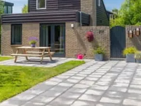 Wonderful bungalow with terrace & garden - Image 5