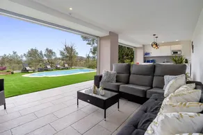 Holiday home with private pool, barbeque & garden | Mountain view | Suitable for remote work - Image 4