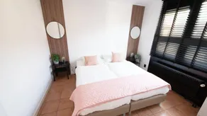 Beautiful house with garden & terrace | Pets allowed - Image 2