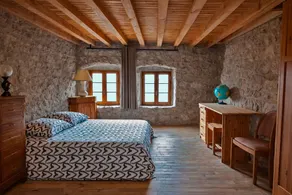 Holiday home with barbeque, garden & terrace - Image 5