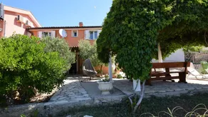 Villa with barbeque, terrace & garden | Pets allowed - Image 2