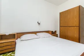 Wonderful holiday apartment with terrace, barbeque & garden | Garden view | Dogs allowed - Image 3