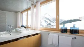 Apartment with sauna & terrace - Image 4