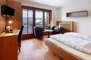 Room 'Ortlersuite Zi 4' with Mountain View, Shared Garden and Balcony - Image 4
