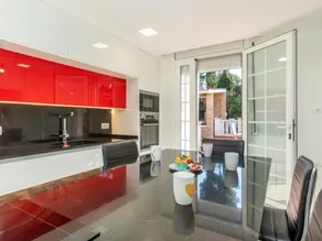 Maison de vacances conviviale et familiale avec terrasse, jacuzzi et piscine privée - Image 4
