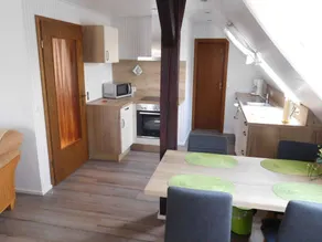 Holiday apartment with garden, terrace & BBQ - Image 3