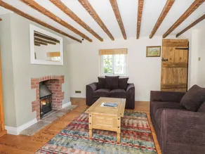 Cottage with garden - Image 4