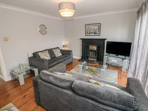 Cottage with garden - Image 4