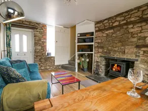 Cottage with garden - Image 2
