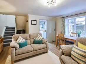 Child-friendly cottage with garden - Image 4
