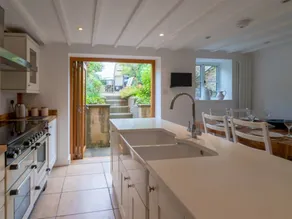 Fully equipped house with barbeque, garden & fast internet - Image 3