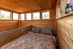 Bright Tiny House for an Unforgettable Glamping Getaway near Belleville, Ontario - Image 4