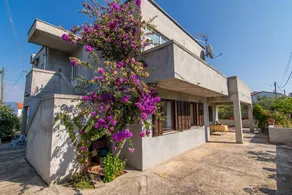 Flat with terrace & barbecue - Image 4