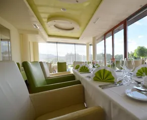 Flat with garden, barbeque & terrace | Lake view - Image 2