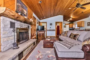 Cottage 8 - Hiller's Pine Haven - Image 3