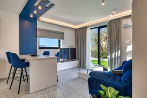 Holiday home with garden, terrace & heated pool - Image 4