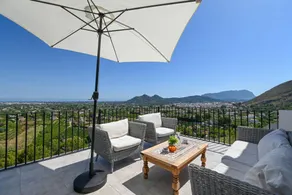 Holiday home with pool, barbecue & garden - Image 4