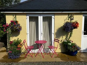 Dedicated room with garden - Image 2