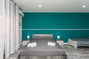 Flat with garden & terrace | City view - Image 5