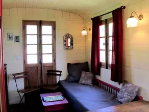 Delightful Caravan Rental with a Shared Pool for a Fabulous Vacation near Carcassonne, France - Image 2
