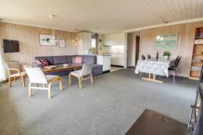 House with barbeque, hot tub & terrace | Beach nearby | Pets allowed - Image 2
