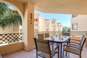 Flat with garden & pool | Sea view - Image 2