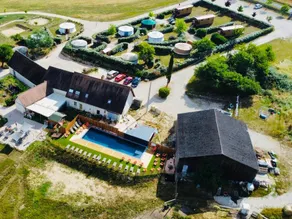 Lovely unique accommodation with heated pool & terrace - Image 4