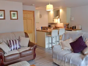 Cottage with barbecue & garden | River view - Image 3