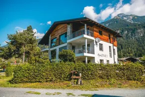 House with terrace - Image 2