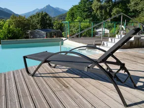 Mobile home with barbecue, pool & terrace | Mountain view - Image 2